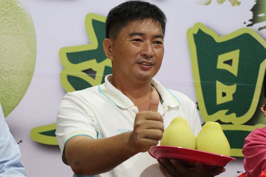 麻豆農友郭彥宏奪得2020年台南「文旦王」殊榮。（劉秀芬攝）