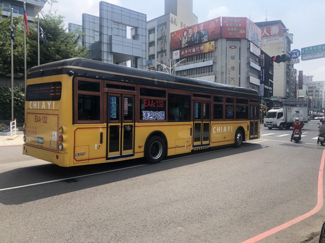 嘉義市府推電動公車，今年底3條路線上線後，覆蓋率會達60%。記者李承穎／攝影