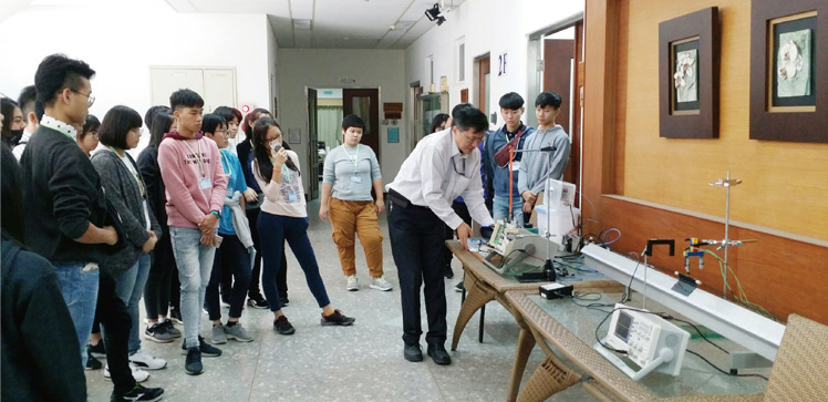馬來西亞巴生中華獨中同學參訪電子物理學系
