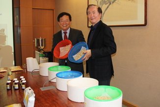 NCYU President Chiou(left) presided over research and development results published