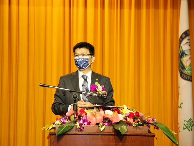 The new NCYU President Han-Chien Lin delivered remarks. 