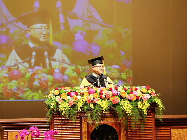 NCYU President Chyung Ay gave a speech.