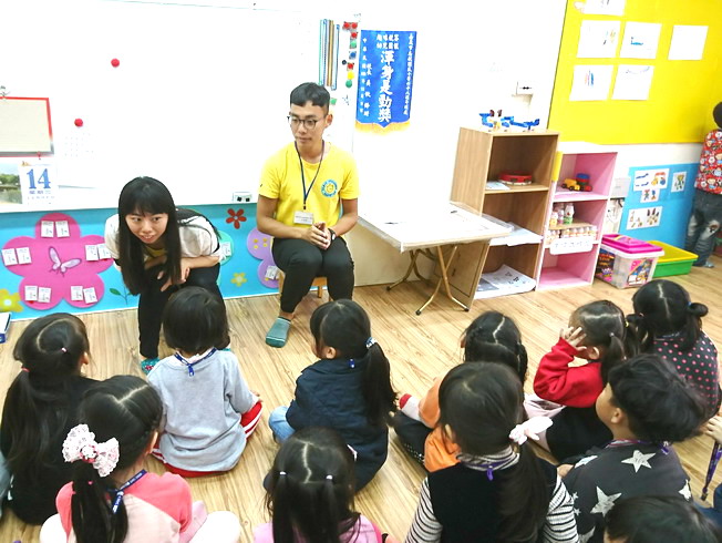 The students of the Department of Early Childhood Education went on teaching internships at kindergartens where they interacted with children in a genuine and friendly way. 