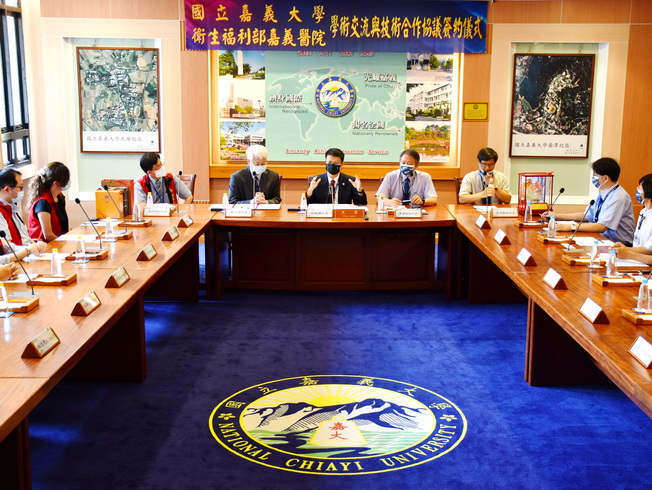 NCYU signed an MOU on academic exchange and technical cooperation with Chiayi Hospital of the Ministry of Health and Welfare on the morning of August 17th. 