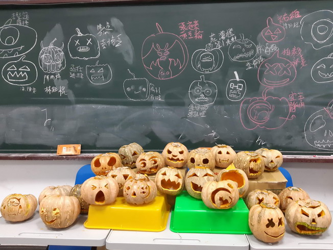 The one-of-a-kind handmade jack-o’-lanterns by the students of the Department of Horticultural Science, NCYU