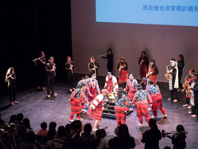 “Seediq Balay, Let’s Dance Together!” is a musical performed jointly by the Seediq’s Traditional Culture and Arts Troupe and the NCYU Music Department Wind Ensemble. (Photo courtesy of Prof. Tzeng Yu-fen)