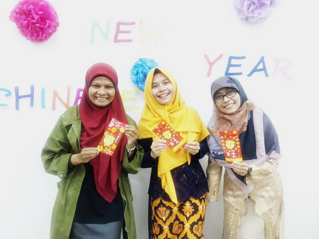 The Indonesian students experienced Chinese New Year celebrations in Taiwan. 