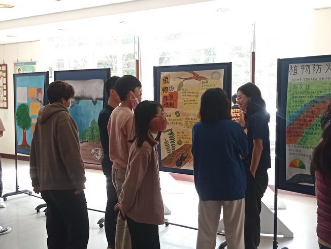 活動期間嘉大蘭潭校區活動中心設有森林保育相關知識導覽。（照片由主辦單位提供）